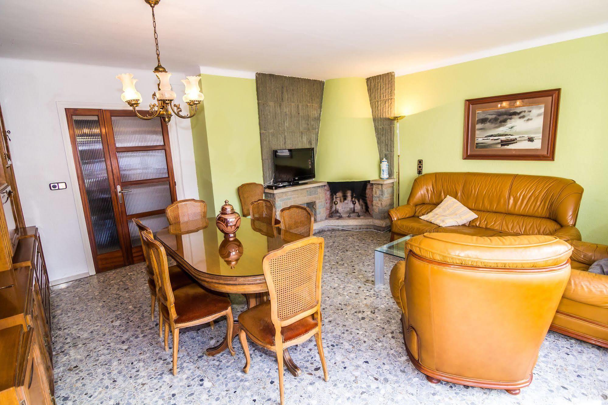 Agi Joan Badosa Apartman Roses Kültér fotó